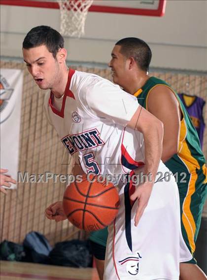 Thumbnail 2 in Sierra Pacific vs. Viewpoint (MaxPreps Holiday Classic) photogallery.