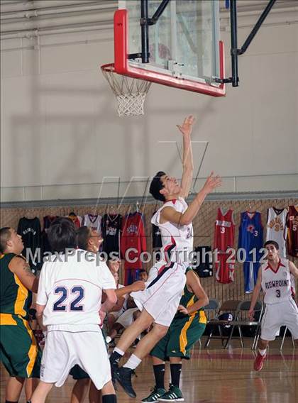 Thumbnail 2 in Sierra Pacific vs. Viewpoint (MaxPreps Holiday Classic) photogallery.