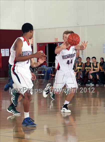 Thumbnail 3 in Sierra Pacific vs. Viewpoint (MaxPreps Holiday Classic) photogallery.