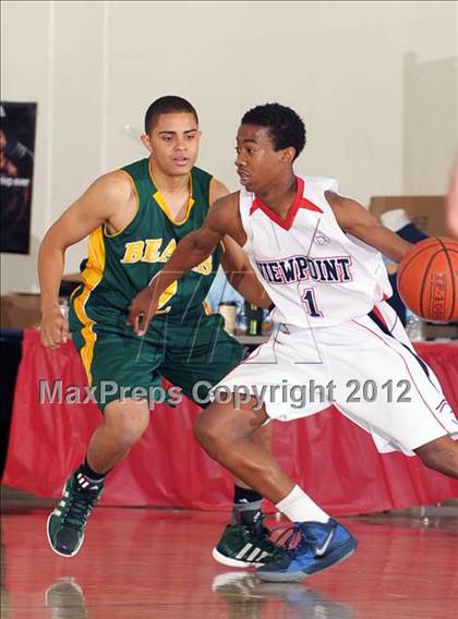 Thumbnail 2 in Sierra Pacific vs. Viewpoint (MaxPreps Holiday Classic) photogallery.