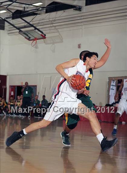 Thumbnail 3 in Sierra Pacific vs. Viewpoint (MaxPreps Holiday Classic) photogallery.