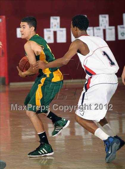 Thumbnail 3 in Sierra Pacific vs. Viewpoint (MaxPreps Holiday Classic) photogallery.