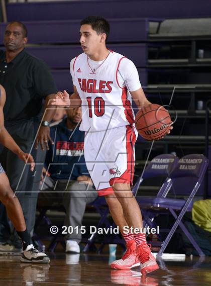 Thumbnail 3 in Johnson vs. Pleasant Grove (St. Hope Elite Classic) photogallery.