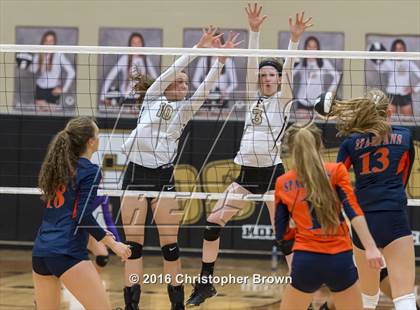 Thumbnail 3 in Foster @ Seven Lakes photogallery.
