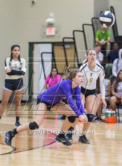 Thumbnail 3 in Foster @ Seven Lakes photogallery.