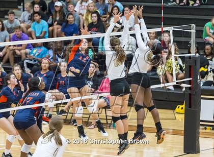 Thumbnail 3 in Foster @ Seven Lakes photogallery.