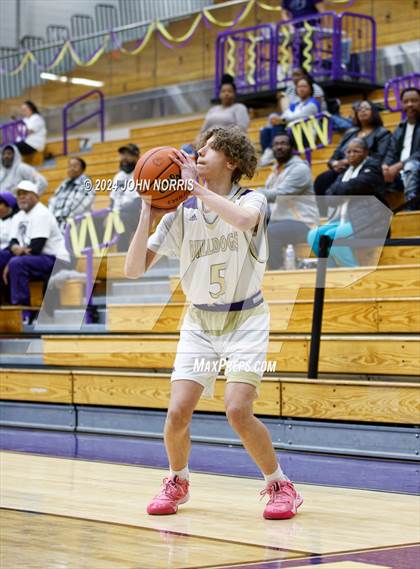 Thumbnail 2 in Fort Wayne Bishop Luers @ New Haven photogallery.