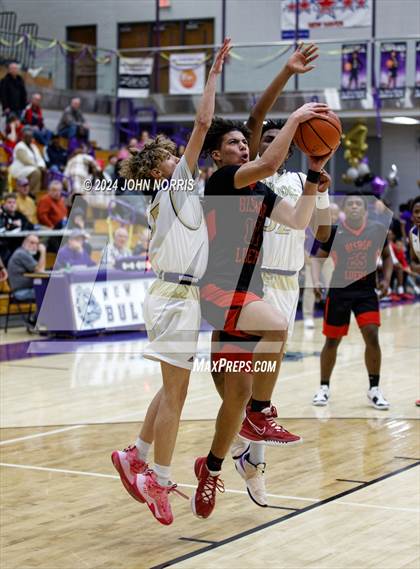 Thumbnail 3 in Fort Wayne Bishop Luers @ New Haven photogallery.