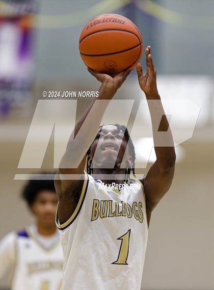 Thumbnail 2 in Fort Wayne Bishop Luers @ New Haven photogallery.