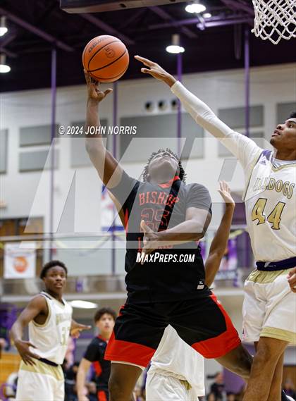 Thumbnail 1 in Fort Wayne Bishop Luers @ New Haven photogallery.