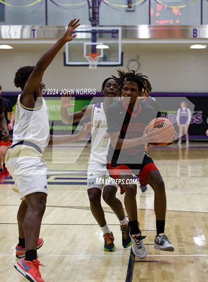 Thumbnail 3 in Fort Wayne Bishop Luers @ New Haven photogallery.