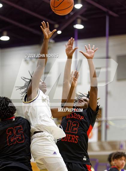 Thumbnail 3 in Fort Wayne Bishop Luers @ New Haven photogallery.