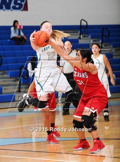 Thumbnail 2 in Pasadena Memorial vs. Ray Corpus Christi (McDonald's Texas Invitational) photogallery.