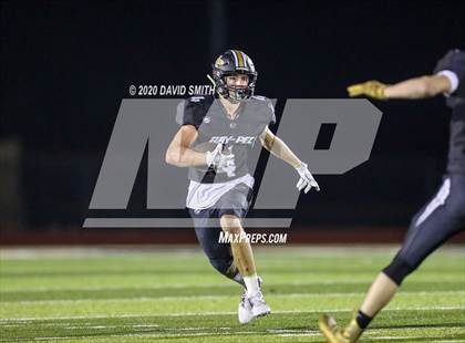 Thumbnail 1 in Joplin vs. Raymore-Peculiar photogallery.