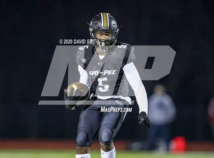 Thumbnail 3 in Joplin vs. Raymore-Peculiar photogallery.