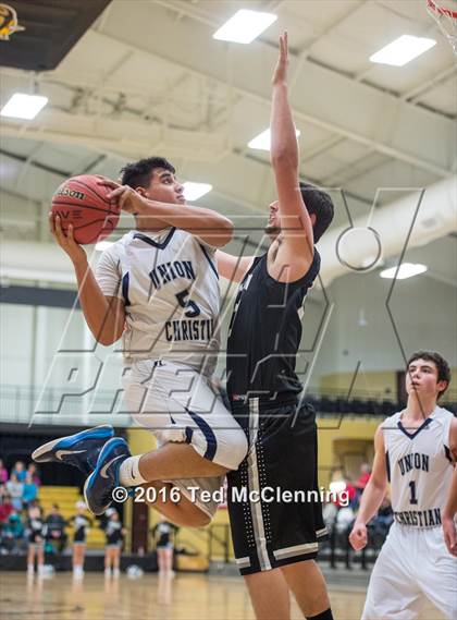 Thumbnail 2 in Bigelow vs Union Christian Academy (AAA 2A Regional Playoff) photogallery.