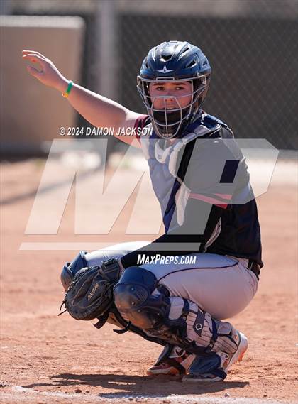 Thumbnail 2 in Mountain View vs Virgin Valley (Cactus Classic Tournament) photogallery.