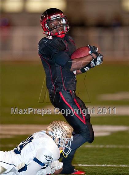 Thumbnail 1 in Centennial vs. Vista Murrieta (CIF SS Island Division Final) photogallery.