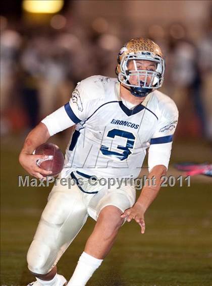 Thumbnail 2 in Centennial vs. Vista Murrieta (CIF SS Island Division Final) photogallery.