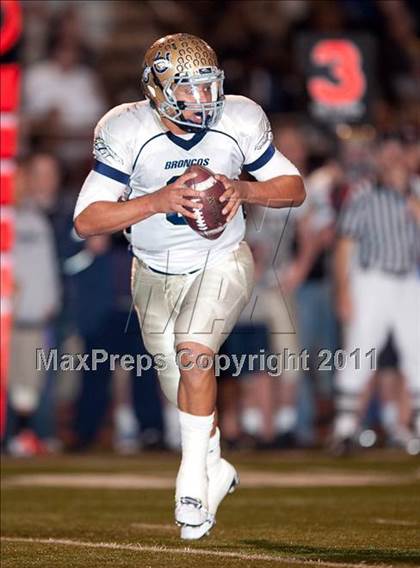 Thumbnail 3 in Centennial vs. Vista Murrieta (CIF SS Island Division Final) photogallery.