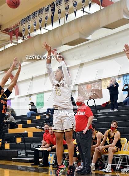 Thumbnail 3 in Oakdale vs. Florin (Mel Good Holiday Classic) photogallery.