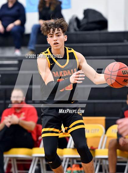 Thumbnail 3 in Oakdale vs. Florin (Mel Good Holiday Classic) photogallery.