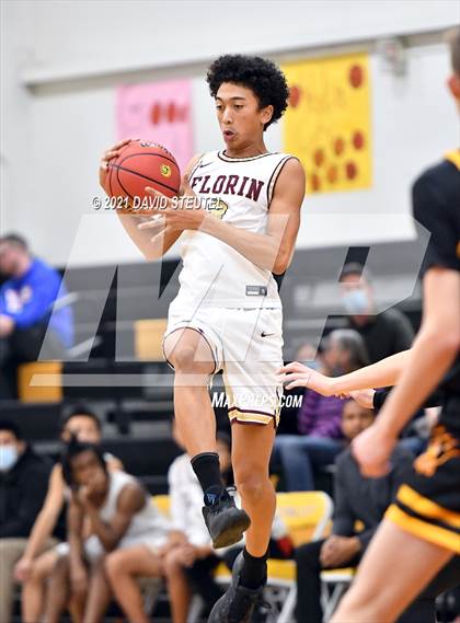 Thumbnail 3 in Oakdale vs. Florin (Mel Good Holiday Classic) photogallery.