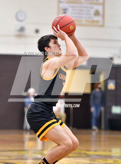 Thumbnail 3 in Oakdale vs. Florin (Mel Good Holiday Classic) photogallery.