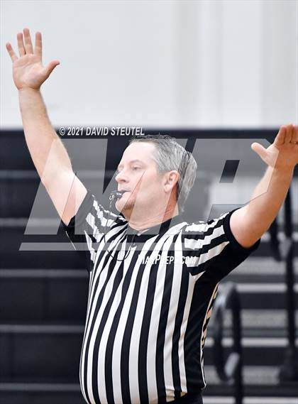 Thumbnail 2 in Oakdale vs. Florin (Mel Good Holiday Classic) photogallery.
