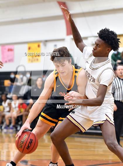Thumbnail 2 in Oakdale vs. Florin (Mel Good Holiday Classic) photogallery.
