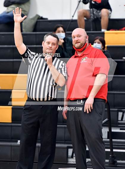 Thumbnail 3 in Oakdale vs. Florin (Mel Good Holiday Classic) photogallery.