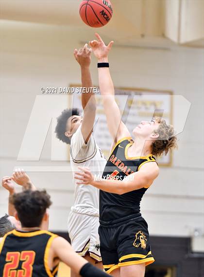 Thumbnail 1 in Oakdale vs. Florin (Mel Good Holiday Classic) photogallery.