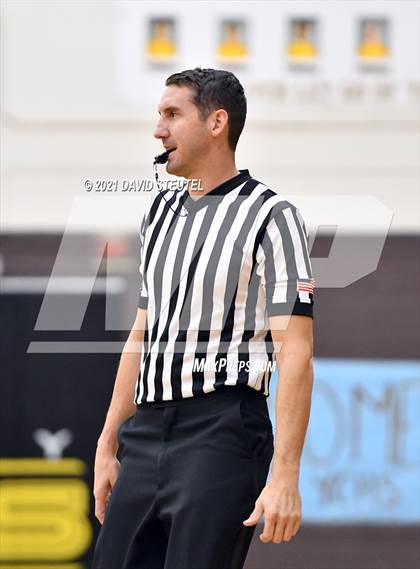 Thumbnail 2 in Oakdale vs. Florin (Mel Good Holiday Classic) photogallery.