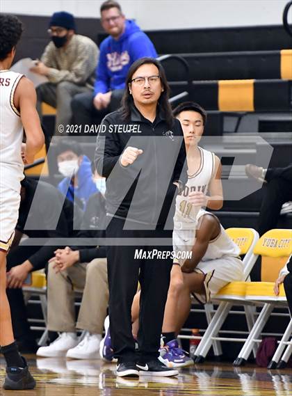 Thumbnail 2 in Oakdale vs. Florin (Mel Good Holiday Classic) photogallery.