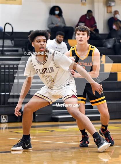 Thumbnail 3 in Oakdale vs. Florin (Mel Good Holiday Classic) photogallery.
