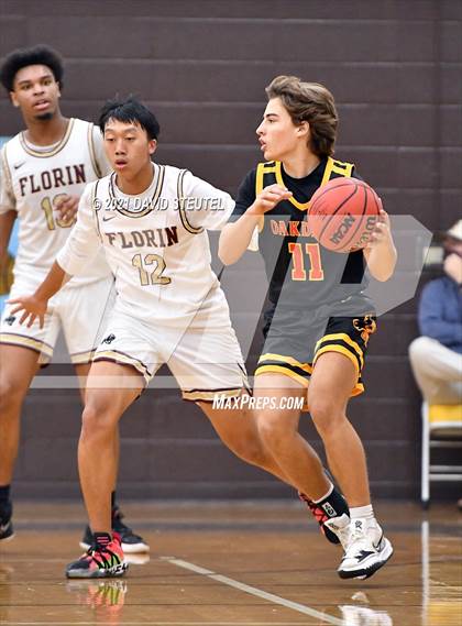 Thumbnail 3 in Oakdale vs. Florin (Mel Good Holiday Classic) photogallery.