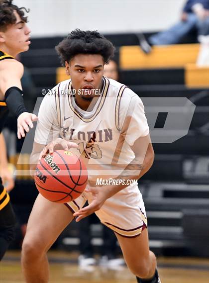 Thumbnail 2 in Oakdale vs. Florin (Mel Good Holiday Classic) photogallery.