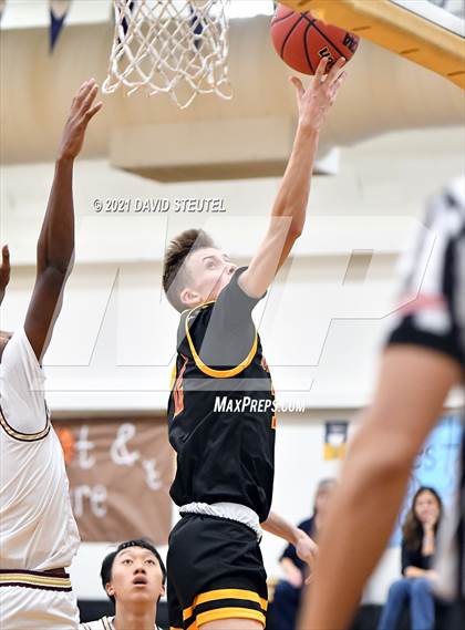 Thumbnail 1 in Oakdale vs. Florin (Mel Good Holiday Classic) photogallery.