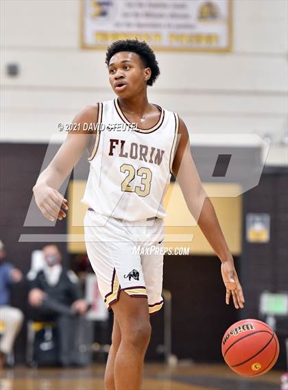 Thumbnail 2 in Oakdale vs. Florin (Mel Good Holiday Classic) photogallery.