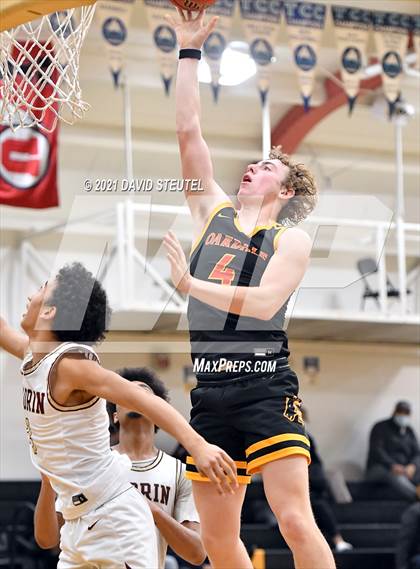 Thumbnail 3 in Oakdale vs. Florin (Mel Good Holiday Classic) photogallery.