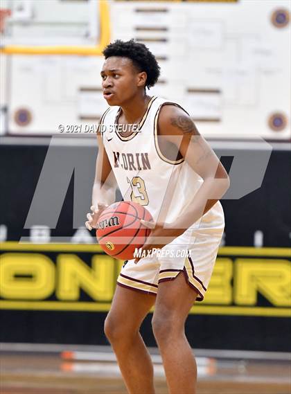Thumbnail 2 in Oakdale vs. Florin (Mel Good Holiday Classic) photogallery.