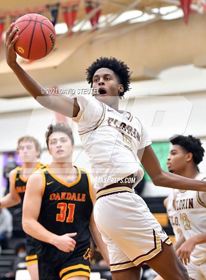 Thumbnail 3 in Oakdale vs. Florin (Mel Good Holiday Classic) photogallery.