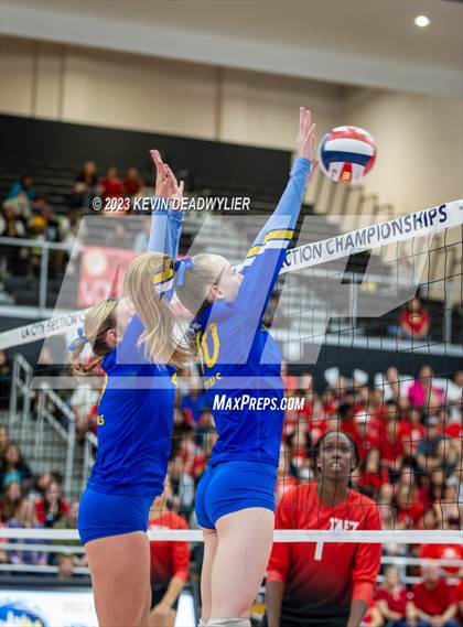 Thumbnail 3 in El Camino Real vs. Taft (CIF LA City Open Division Final) photogallery.