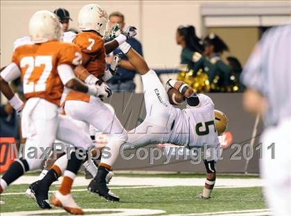 Thumbnail 2 in Bowie vs. DeSoto (Kirk Herbstreit National Kickoff Classic) photogallery.