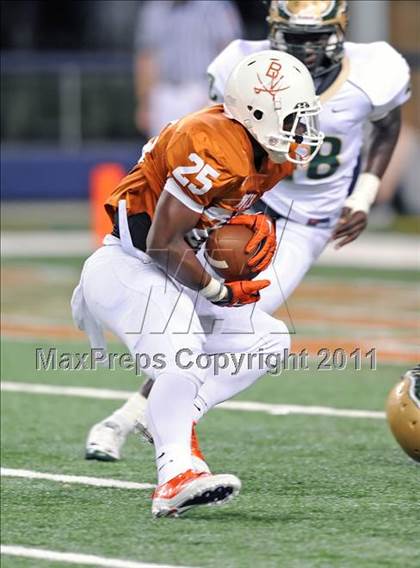 Thumbnail 1 in Bowie vs. DeSoto (Kirk Herbstreit National Kickoff Classic) photogallery.