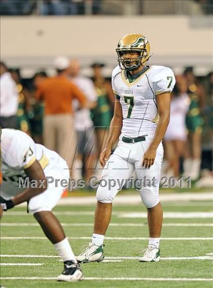 Thumbnail 3 in Bowie vs. DeSoto (Kirk Herbstreit National Kickoff Classic) photogallery.