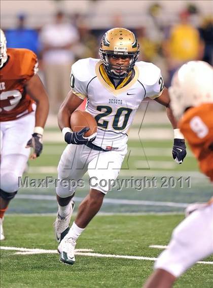 Thumbnail 3 in Bowie vs. DeSoto (Kirk Herbstreit National Kickoff Classic) photogallery.