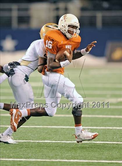 Thumbnail 3 in Bowie vs. DeSoto (Kirk Herbstreit National Kickoff Classic) photogallery.