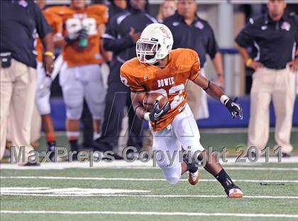 Thumbnail 2 in Bowie vs. DeSoto (Kirk Herbstreit National Kickoff Classic) photogallery.