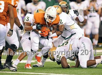 Thumbnail 2 in Bowie vs. DeSoto (Kirk Herbstreit National Kickoff Classic) photogallery.